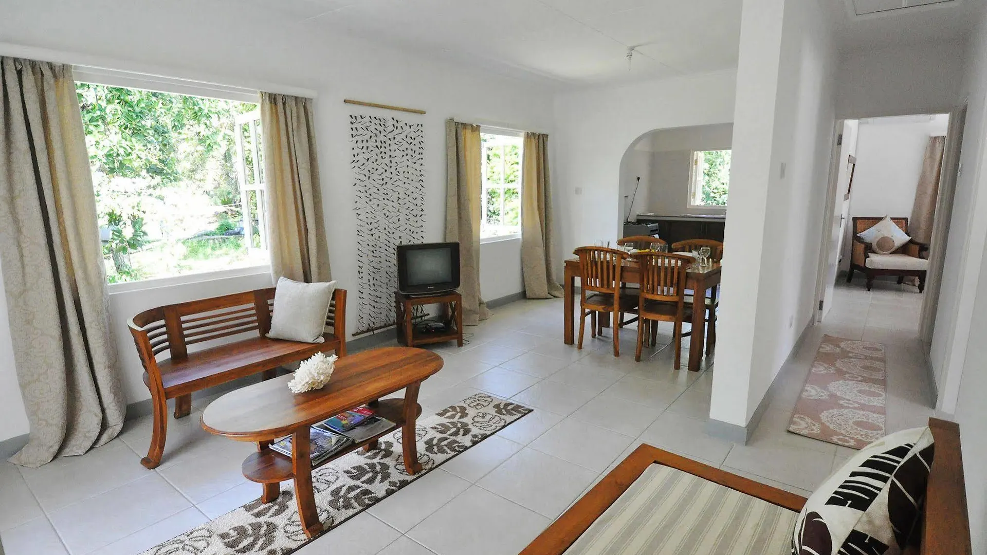 Petit Baie Chalet Pointe La Rue Seychely