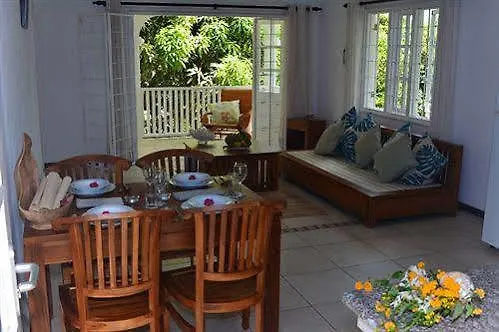 Petit Baie Chalet Pointe La Rue Hotel